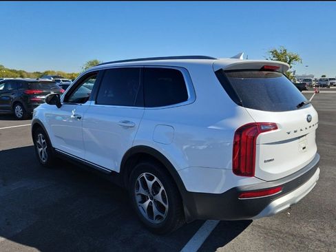Used 2020 Kia Telluride EX image 11