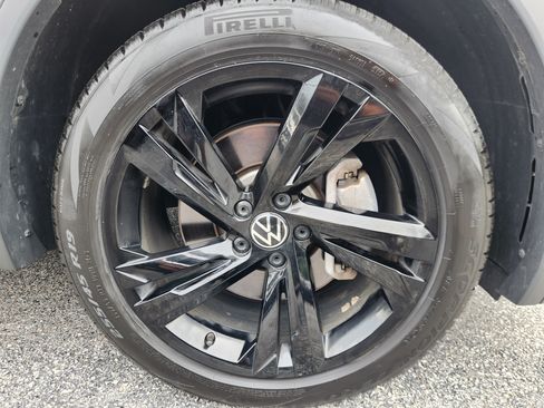 Used 2024 Volkswagen Tiguan SE R-Line AWD/4WD image 20