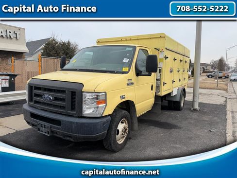 Used 2019 Ford E-450 and Econoline 450 Super Duty w/ Power Windows & Locks Group image 1