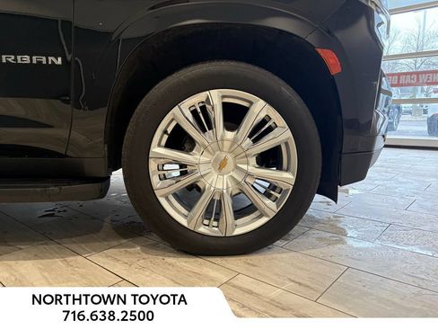 Used 2023 Chevrolet Suburban High Country AWD/4WD image 45
