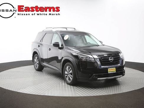 Used 2023 Nissan Pathfinder SL AWD/4WD image 50