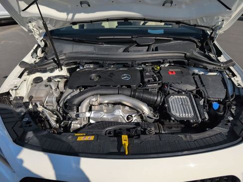 Used 2025 Mercedes-Benz GLA 250 4MATIC image 35