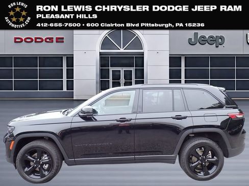 Certified 2023 Jeep Grand Cherokee Altitude AWD/4WD image 1