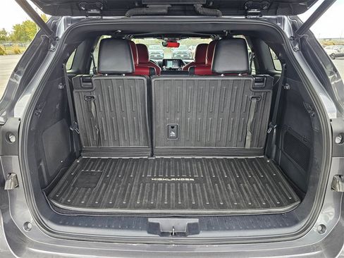 Used 2021 Toyota Highlander XSE image 14