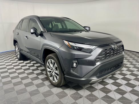 Used 2022 Toyota RAV4 Limited AWD/4WD image 7
