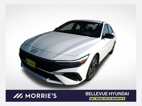 Certified 2025 Hyundai Elantra Sport FWD image 1