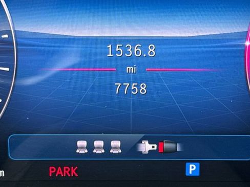 Used 2025 Mercedes-Benz GLC 300 4MATIC image 41