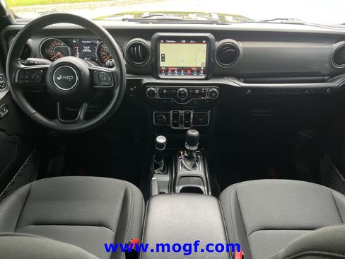 Used 2022 Jeep Wrangler Unlimited Sport AWD/4WD image 5