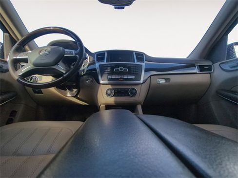 Used 2014 Mercedes-Benz GL 450 4MATIC image 11