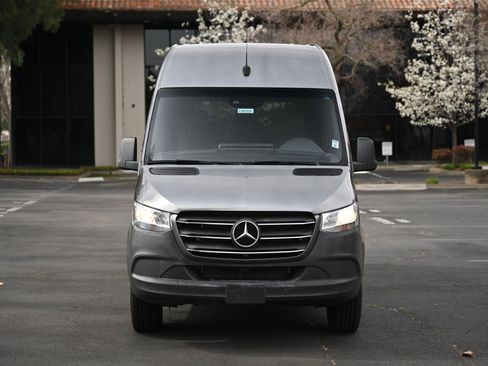 Used 2020 Mercedes-Benz Sprinter 2500 image 3