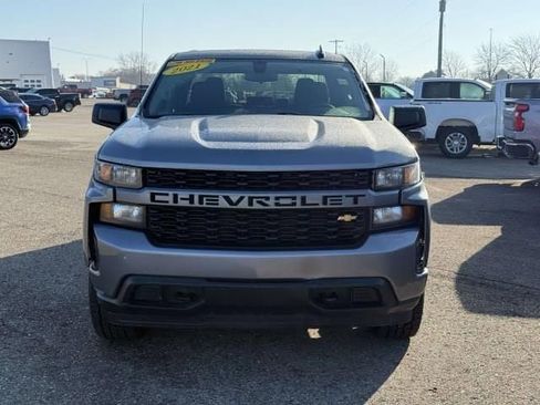 Used 2021 Chevrolet Silverado 1500 Custom image 3