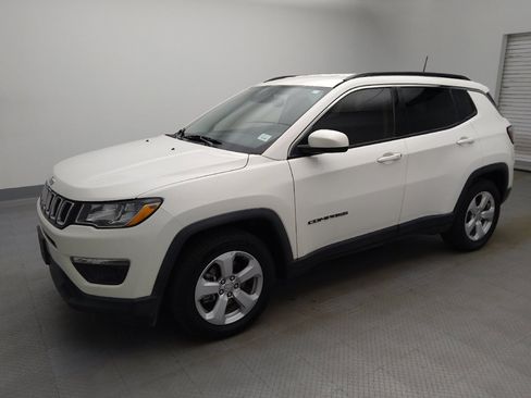 Used 2019 Jeep Compass Latitude w/ Popular Equipment Group FWD image 2