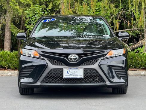 Used 2019 Toyota Camry SE w/ Carpet Mat Package FWD image 38