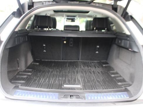 Certified 2022 Land Rover Range Rover Velar S image 29