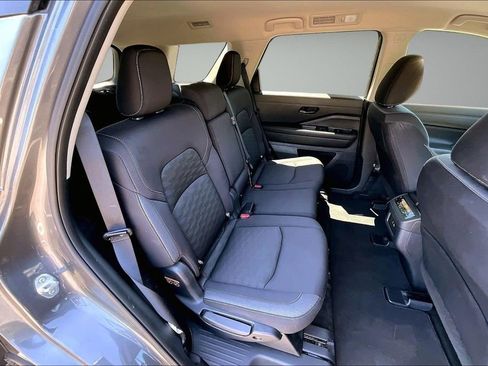 Used 2024 Nissan Pathfinder SV AWD/4WD image 25
