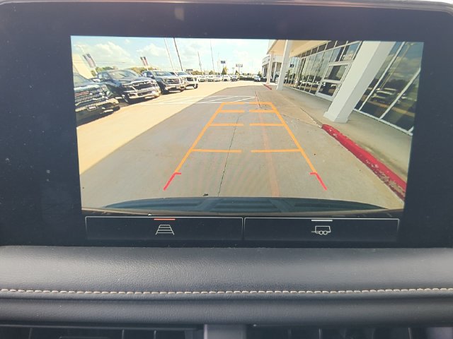 Used 2023 GMC Yukon XL SLT AWD/4WD image 16