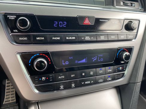 Used 2017 Hyundai Sonata Limited 2.0T FWD image 34