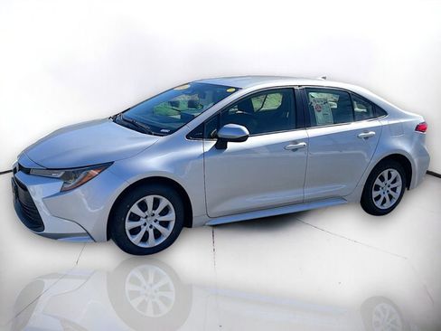Used 2024 Toyota Corolla LE image 2