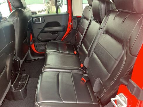 Used 2021 Jeep Wrangler Unlimited Sahara w/ Uconnect 4C Nav & Sound Group AWD/4WD image 28