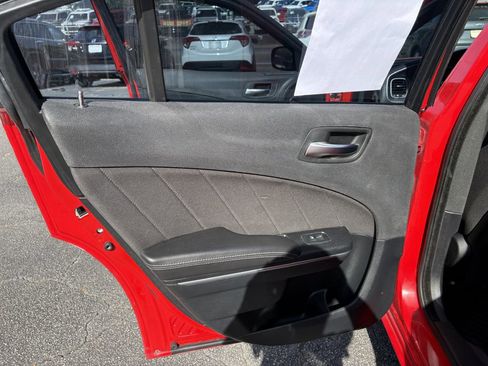 Used 2018 Dodge Charger R/T image 12