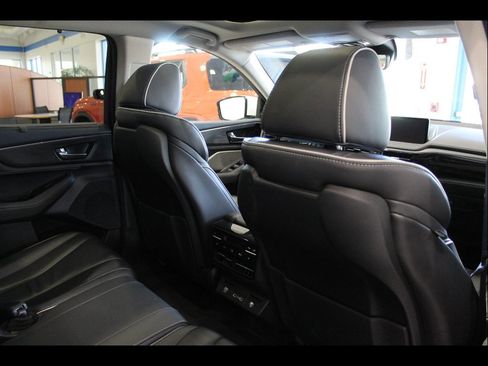 Used 2023 Acura MDX SH-AWD w/ Advance Package image 21