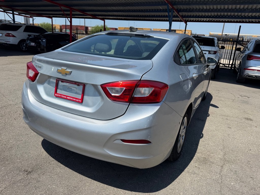 Used 2018 Chevrolet Cruze LS FWD image 23