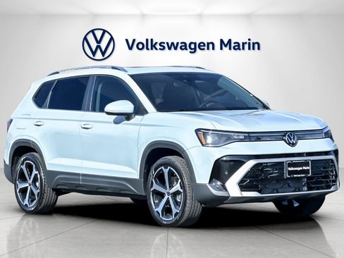 New 2026 Volkswagen Taos SEL image 7
