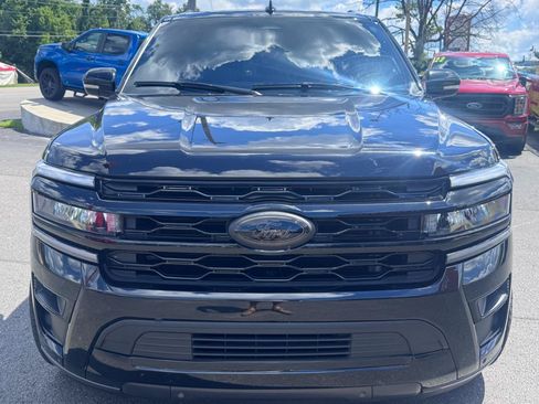 Used 2024 Ford Expedition Limited RWD image 9