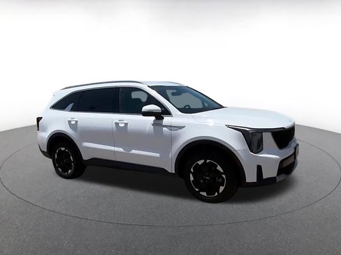 Used 2024 Kia Sorento S AWD/4WD image 2