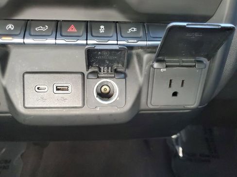 Used 2021 Chevrolet Silverado 1500 Custom w/ Safety Confidence Package image 29