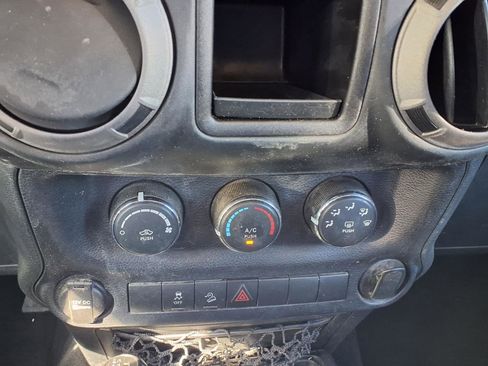 Used 2016 Jeep Wrangler Unlimited Sport image 21