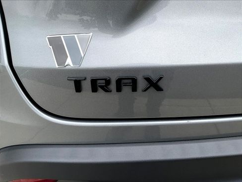 Used 2024 Chevrolet Trax RS FWD image 22