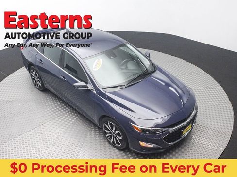 Used 2025 Chevrolet Malibu RS FWD image 3