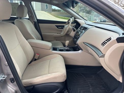 Used 2015 Nissan Altima 2.5 SV w/ Convenience Package image 45