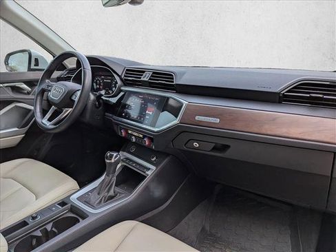 Used 2022 Audi Q3 2.0T Premium Plus w/ Premium Plus Package image 17