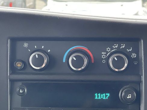 Used 2021 Chevrolet Express 3500 LS w/ Cold Climate Package RWD image 30