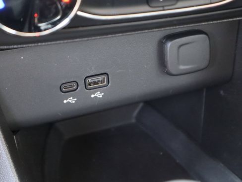 Used 2024 Buick Encore GX Preferred FWD image 24