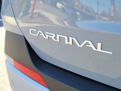 New 2026 Kia Carnival EX image 8