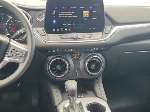 Certified 2025 Chevrolet Blazer LT w/ Convenience Package FWD image 13