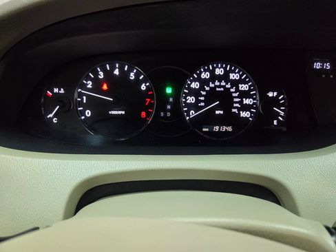 Used 2010 Toyota Avalon XLS image 29