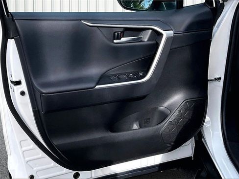 Used 2023 Toyota RAV4 XSE image 17