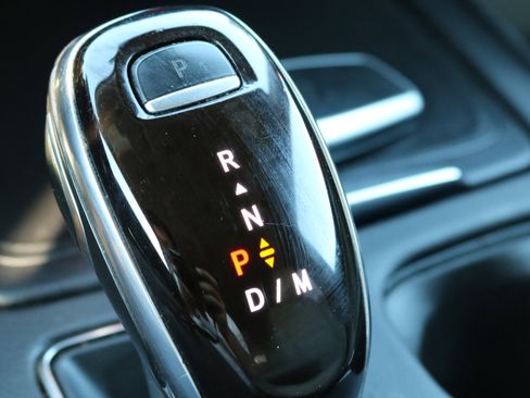 Used 2021 Cadillac XT4 Luxury w/ Cold Weather Package image 28