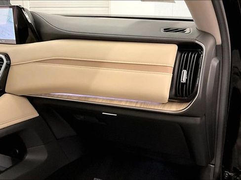 New 2025 Nissan Armada Platinum Reserve image 33