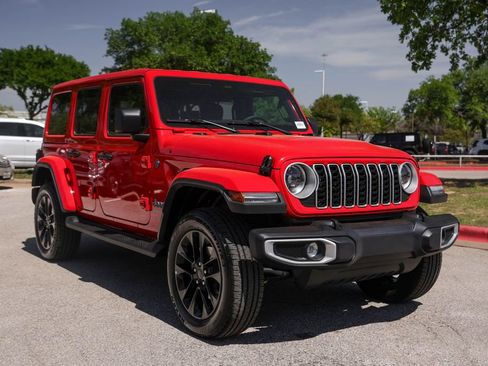 Used 2025 Jeep Wrangler Unlimited Sahara image 6