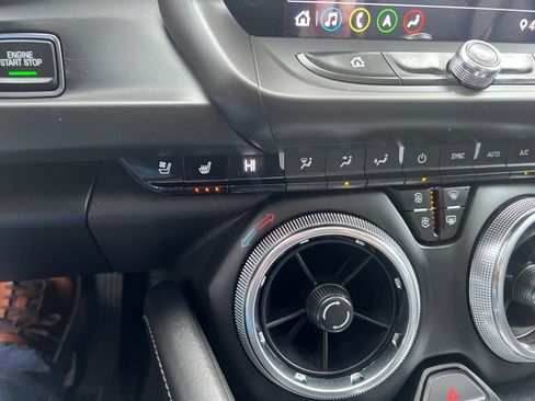 Used 2020 Chevrolet Camaro SS RWD image 33