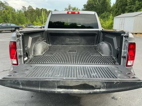 Used 2024 RAM 1500 Classic SLT AWD/4WD image 17
