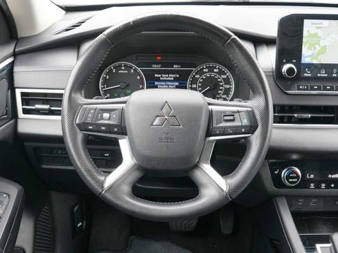 Used 2023 Mitsubishi Outlander SE FWD image 24