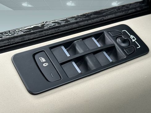 Used 2021 Land Rover Discovery Sport SE image 13