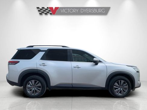 Used 2025 Nissan Pathfinder SV AWD/4WD image 3