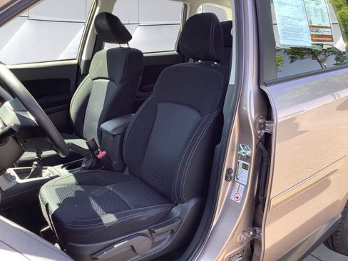 Used 2014 Subaru Forester 2.5i AWD/4WD image 8
